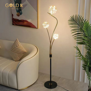 البيع الساخن السعر بالجملة الذهب 3 لمبة غرفة المعيشة مصباح الأرض