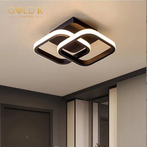 غرفة معيشة بسيطة وأنيقة معلقة مصباح قلادة مربع الثريا