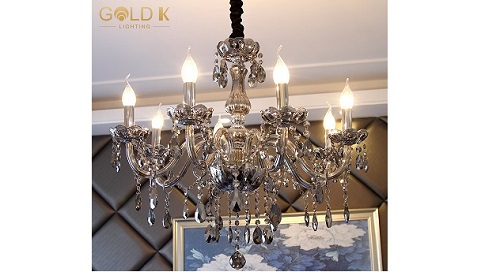 ضوء قلادة حديث مقابل ضوء القلادة التقليدي