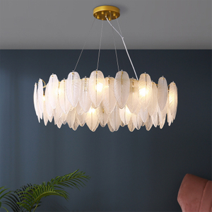 مصباح قلادة ريش الزجاج الذهبي