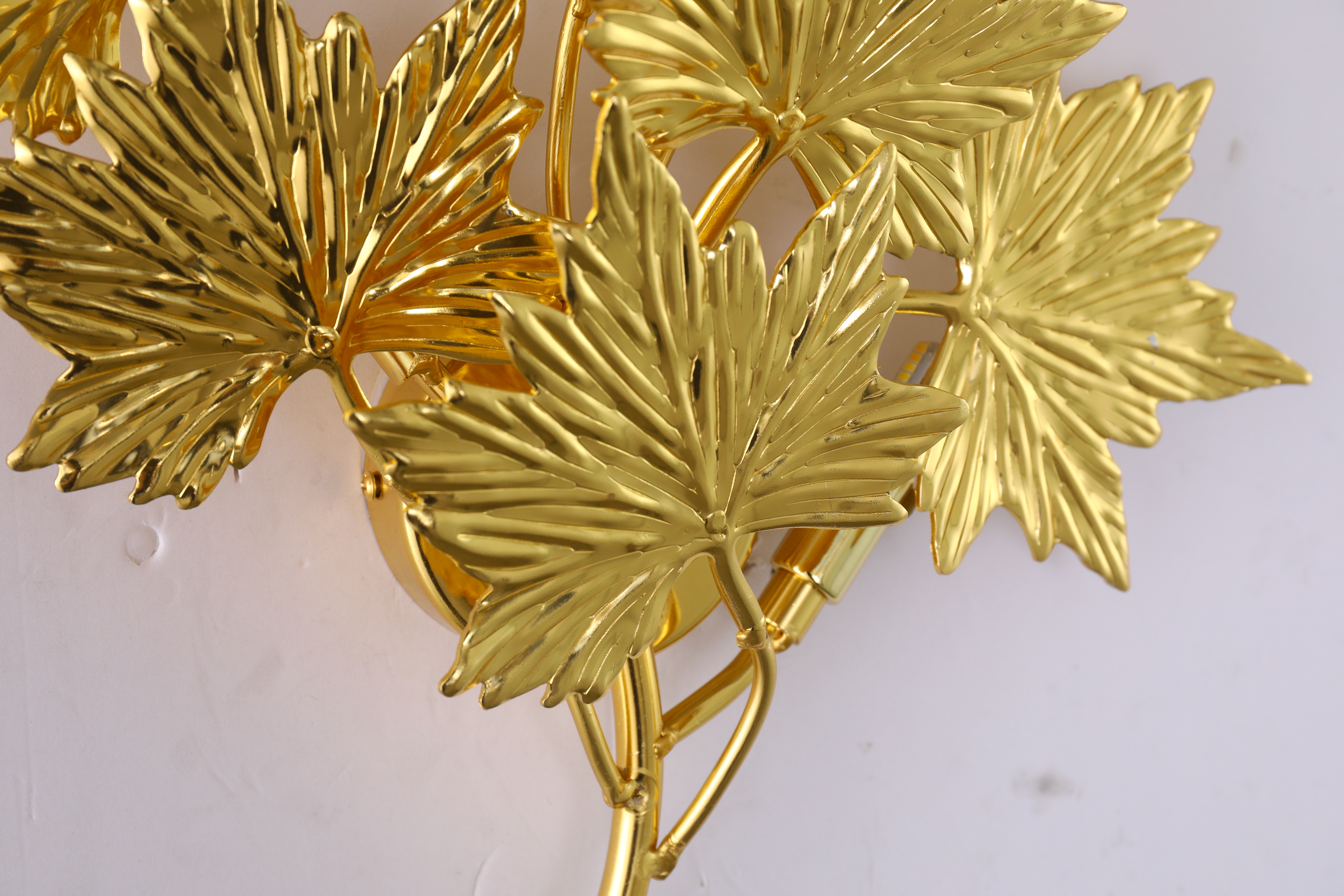 إضاءة الشمعدان في الهواء الطلق